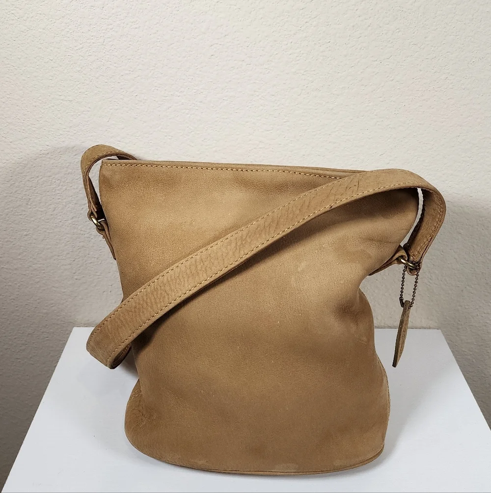 Vintage Coach Small Bucket Zip In Nubuc #4933 - Picture 3 of 17